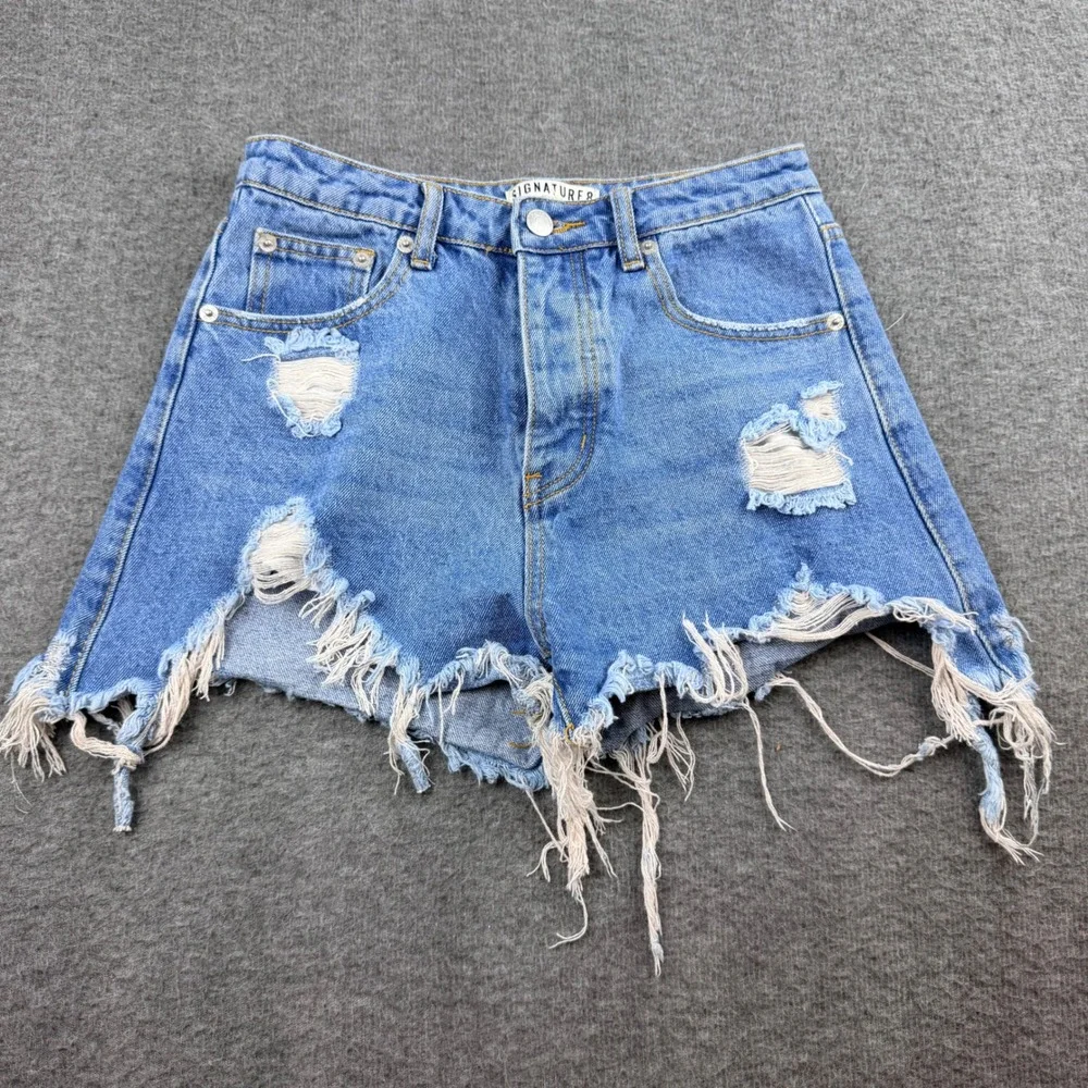 Signature 8 Distressed Denim Shorts Womens Size S Blue High Waisted Frayed Hem‎